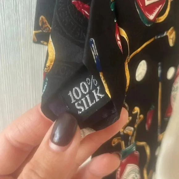 100% silk Tabasco Golf tie - Picture 4 of 5